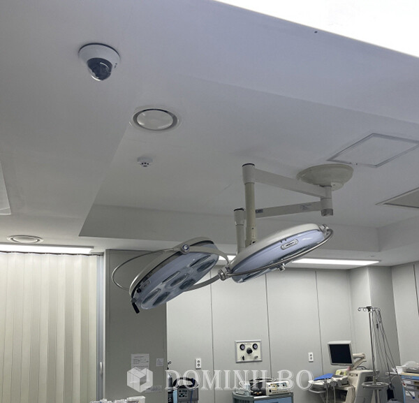 용인특례시의 의무화 대상 병·의원 모두에 수술실 CCTV가 설치된 것으로 나타났다. 사진은 수술실에 CCTV가 설치된 모습.