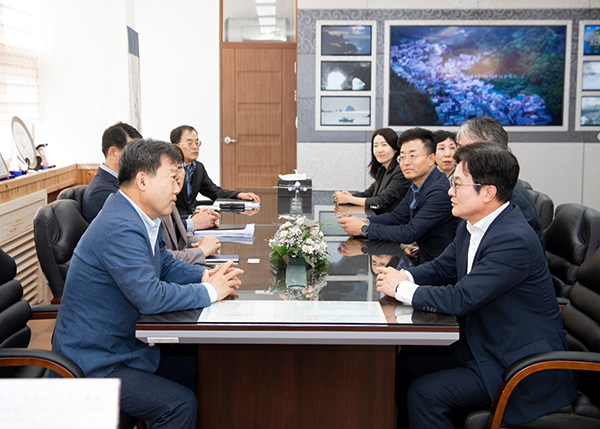 김포시와 울릉군이 지난해 10월 실무회의를 통해 내년 자매결연협약에 대해 논의했다.
